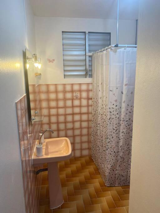 Appartement A Proximite De La Plage Du Bourg ! Sainte-Anne  Exterior foto